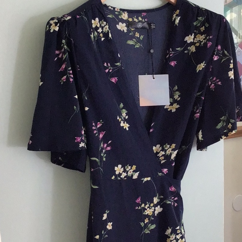 NWT 12 High Low MIDI Dress Navy MIDI Dress Ditsy Floral from Missguided - Picture 2 of 14